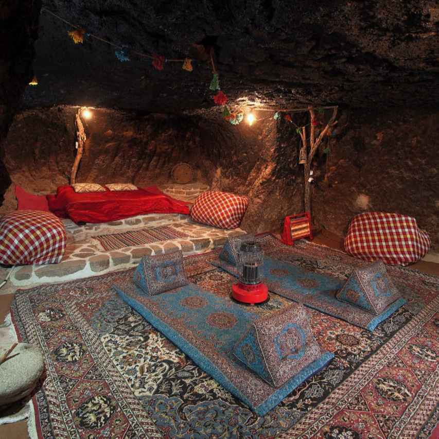 پشتیبانی آنلاین اقامتگاه بوم گردی بن میمند