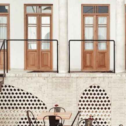 پشتیبانی آنلاین اقامتگاه سنتی زاویه کاشان