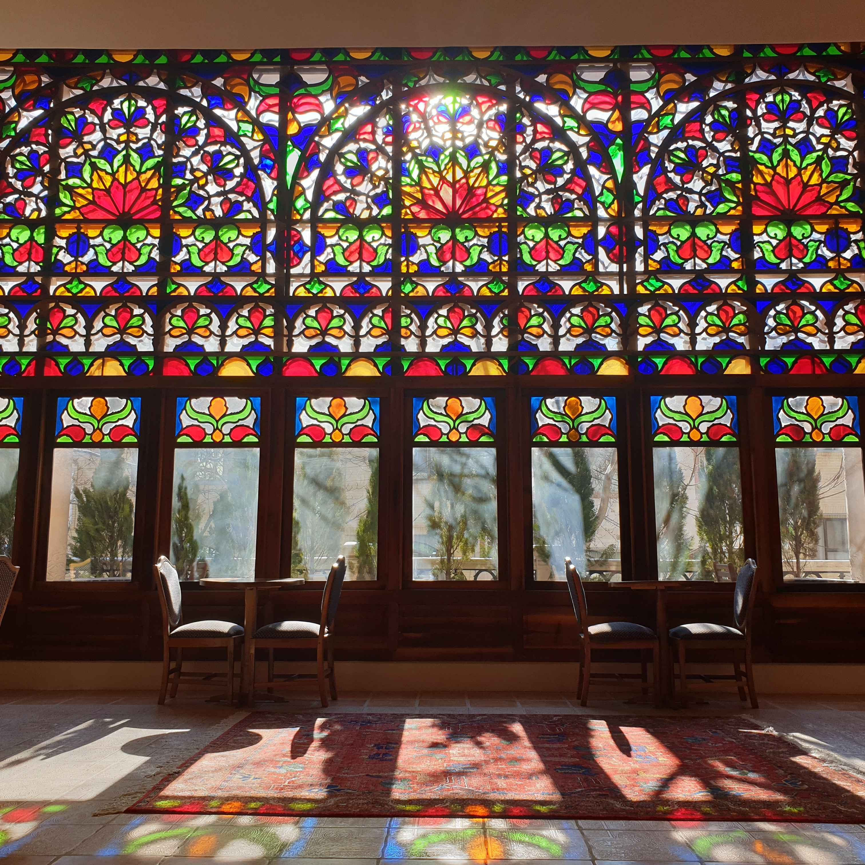 پشتیبان آنلاین بوتیک هتل ارسی تبریز