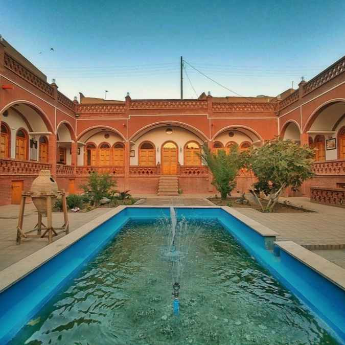 پشتیبانی آنلاین اقامتگاه سنتی فانوس ویونا کاشان