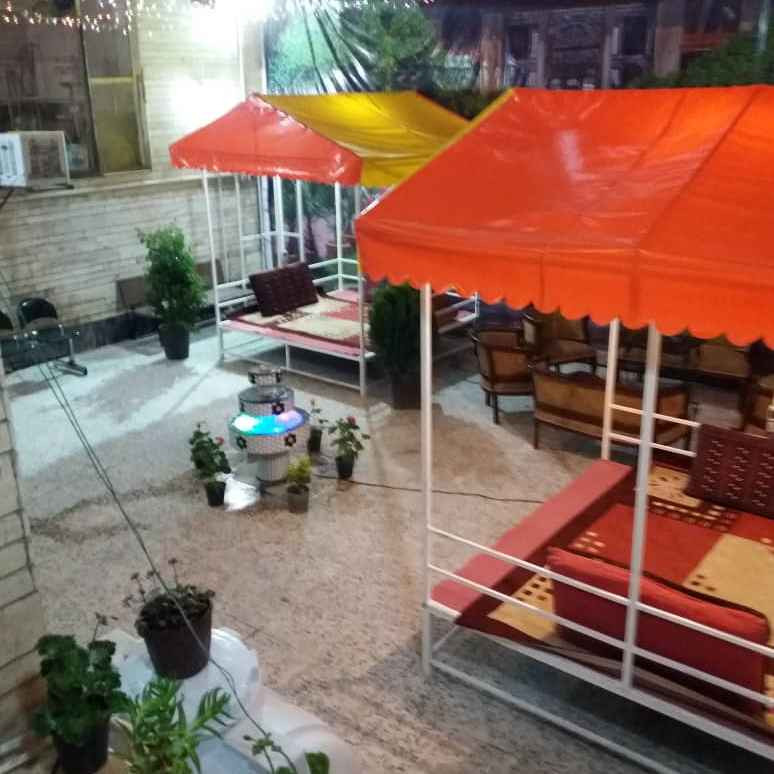 پشتیبان آنلاین مهمانسرا نارنجستان شیراز