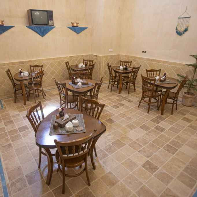 پشتیبانی آنلاین هتل سرای باقی کاشان