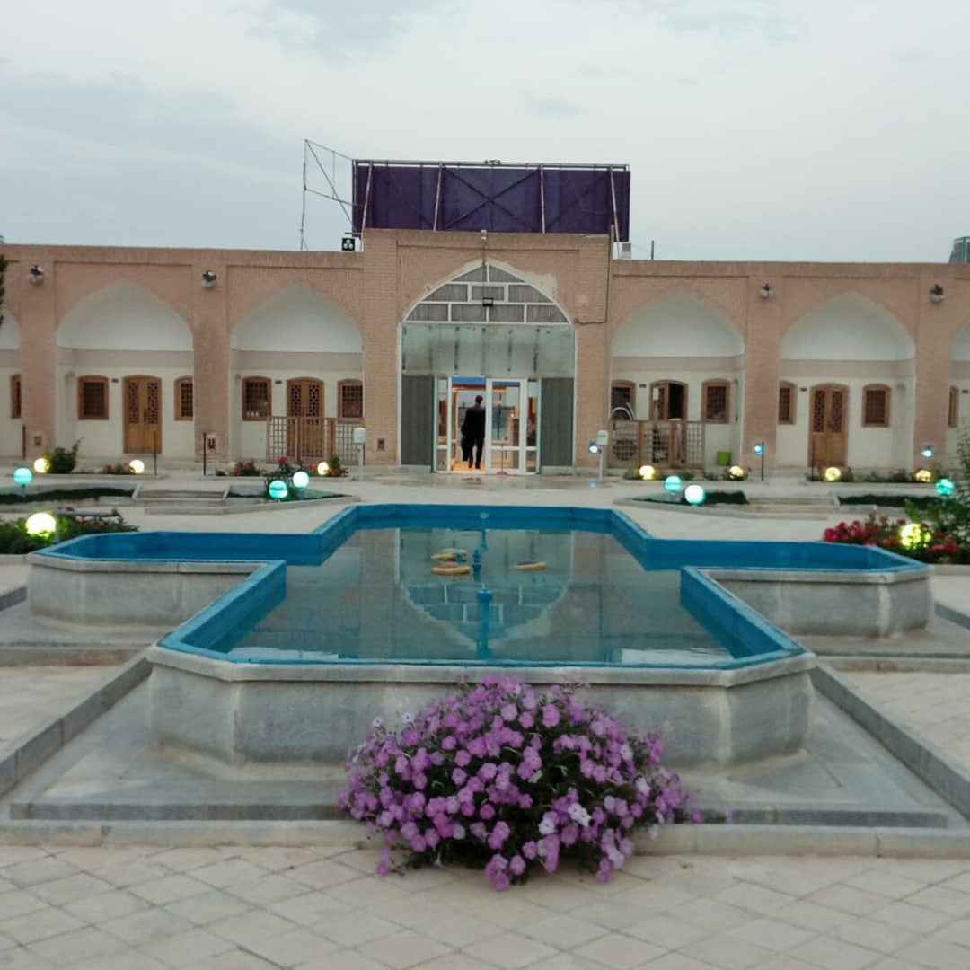 پشتیبانی آنلاین هتل منتظران شهرضا