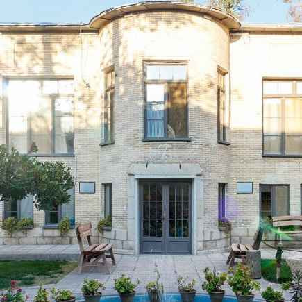 پشتیبان آنلاین اقامتگاه بوم گردی خانه باغ ایرانی شیراز