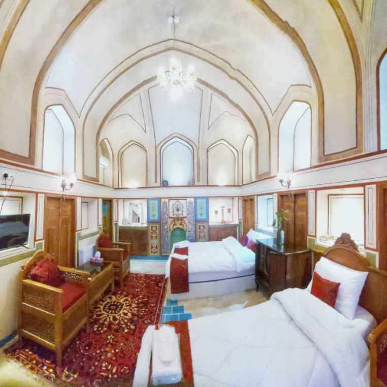 پشتیبانی آنلاین اقامتگاه سنتی یاس اصفهان