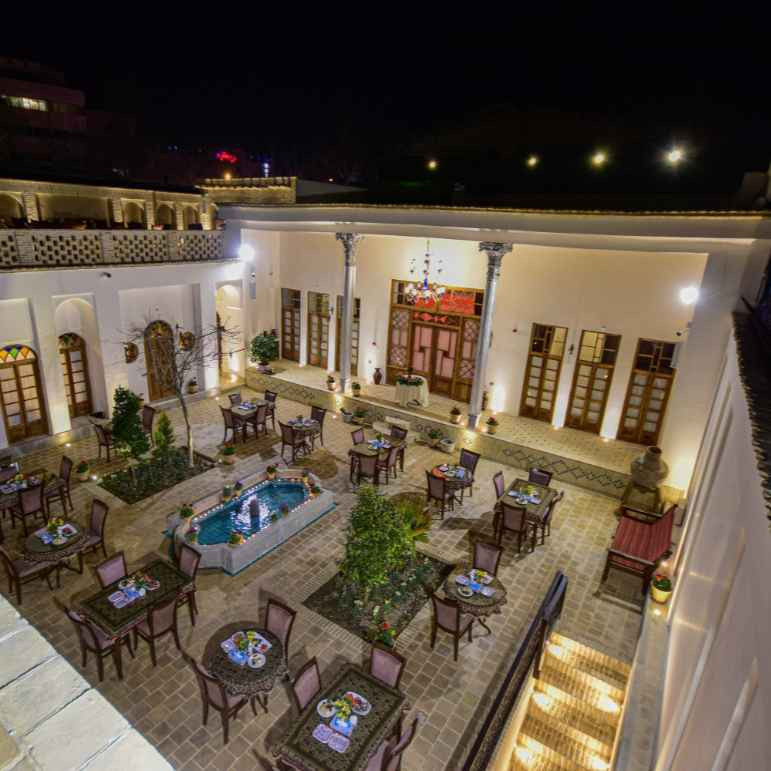 پشتیبانی آنلاین بوتیک هتل هزار و یک شب چهار باغ اصفهان