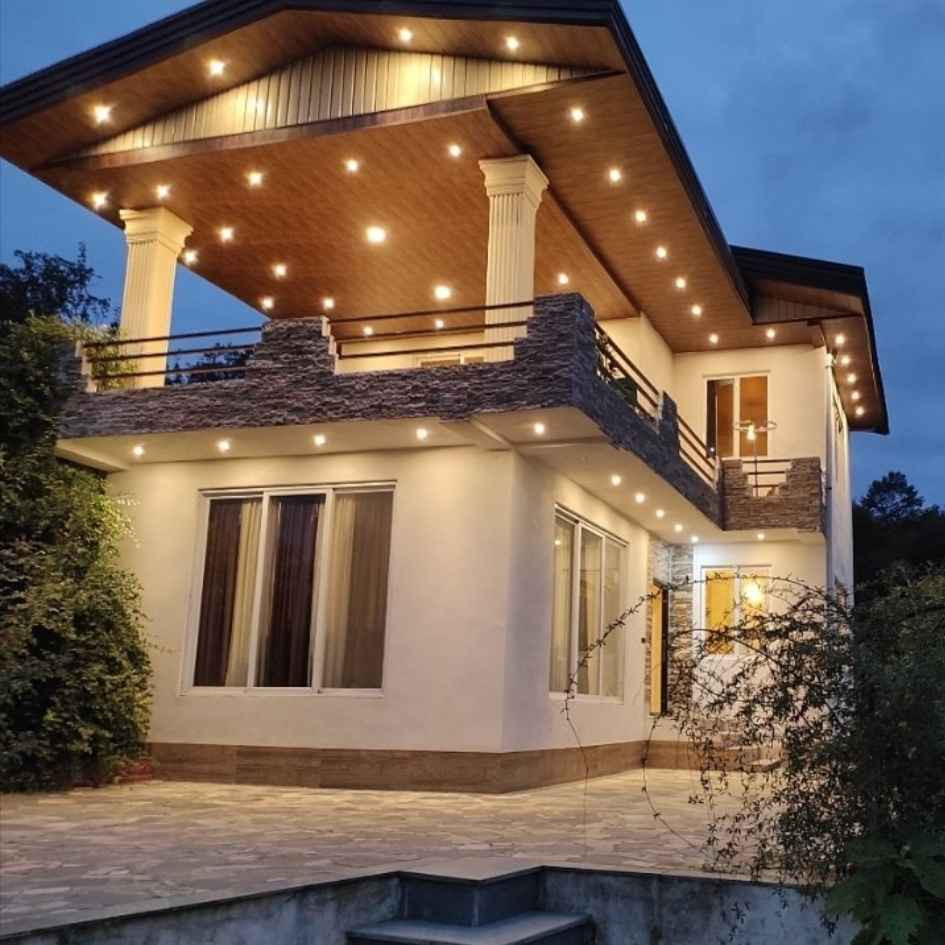 پریسا فلک بین