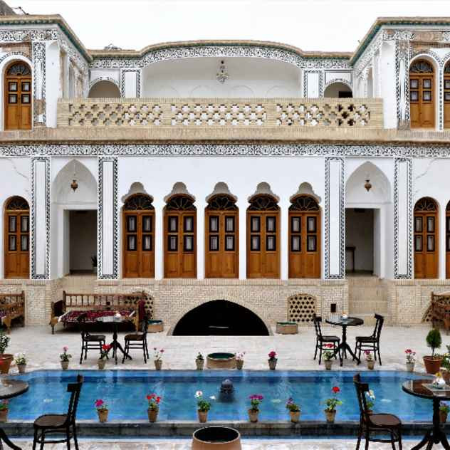 پشتیبانی آنلاین هتل صباغیان کاشان