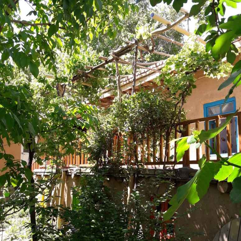 پشتیبانی آنلاین اقامتگاه بومگردی رویین دژ اسفراین