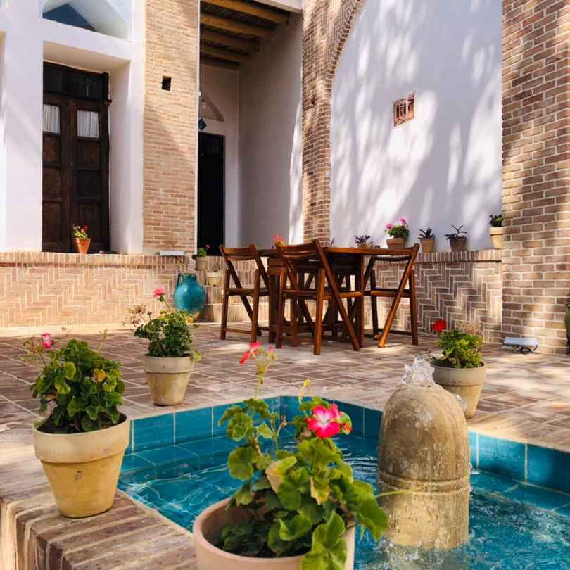 پشتیبانی آنلاین اقامتگاه سنتی عمارت اجلال تفرش