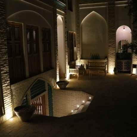 پشتیبانی آنلاین هتل قجر کاشان