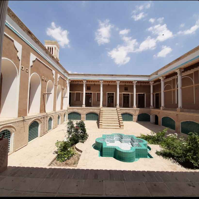 پشتیبانی آنلاین هتل بوتیک اسفنجان سمنان