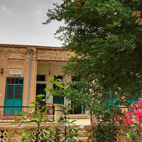 پشتیبانی آنلاین اقامتگاه سنتی عمارت پدری(جامعی) شوشتر