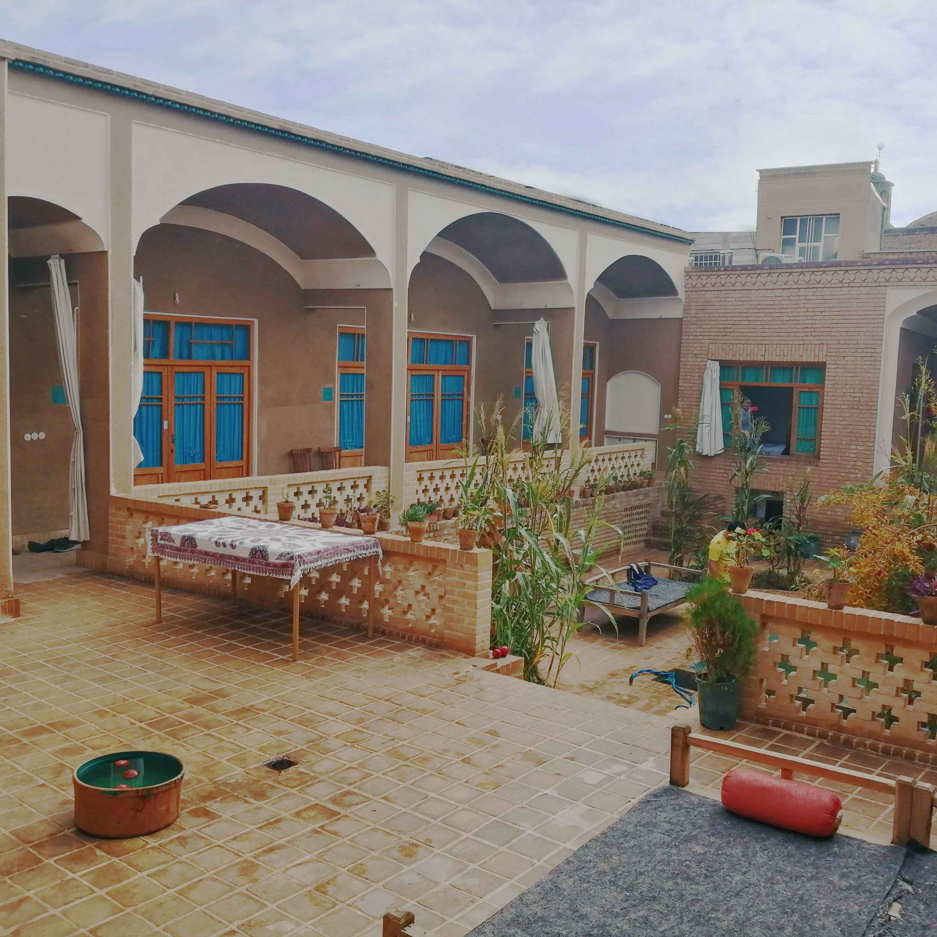 پشتیبانی آنلاین اقامتگاه بوم گردی سرای آقا محمد کاشان