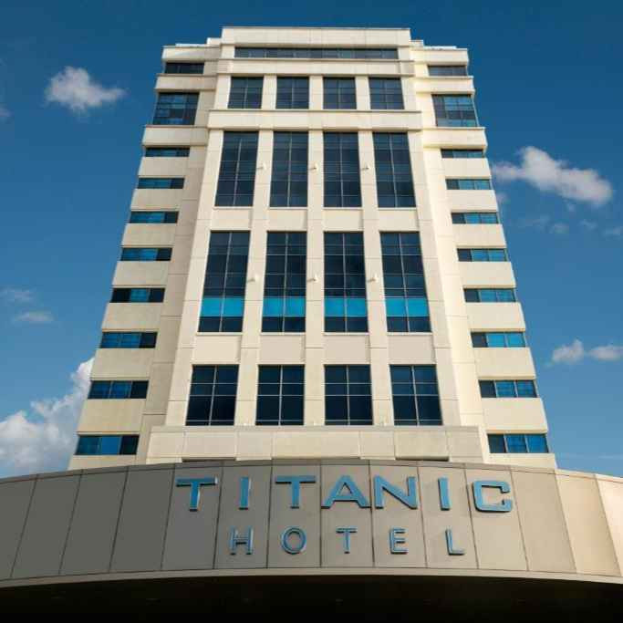 پشتیبانی آنلاین هتل تایتانیک بیزینس کارتال