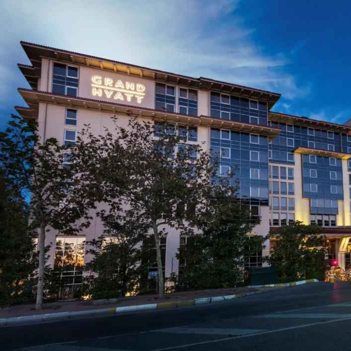 پشتیبانی آنلاین هتل گرند حیات استانبول