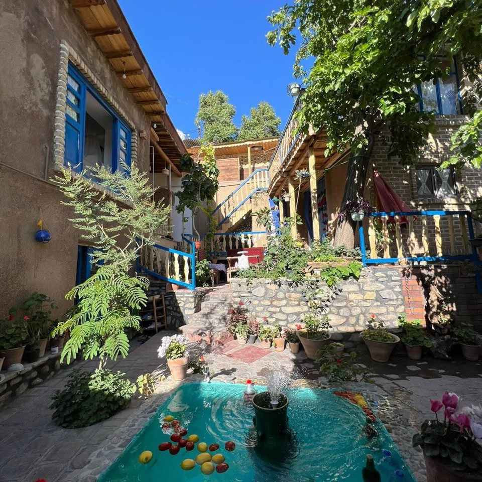 پشتیبانی آنلاین اقامتگاه بومگردی عمارت خاتون برغان