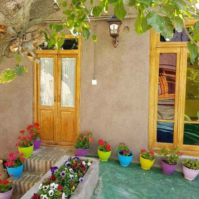 پشتیبانی آنلاین اقامتگاه بوم گردی عمارت سلیمان طرقبه مشهد