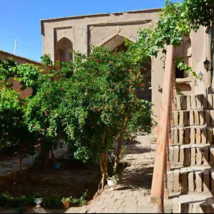 پشتیبانی آنلاین اقامتگاه بوم گردی خواجه ابوم منصور ریابی گناباد