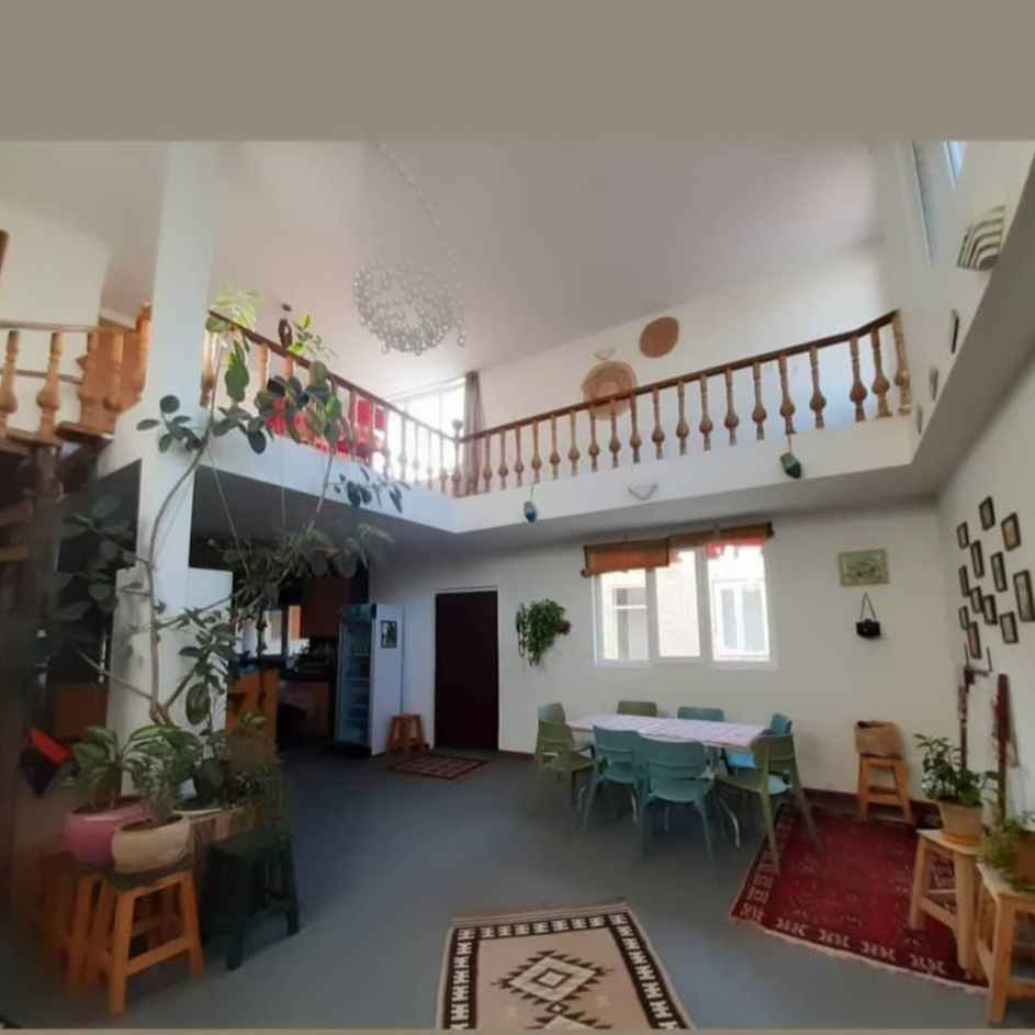 پشتیبانی آنلاین اقامتگاه بوم گردی متا فیروزکوه