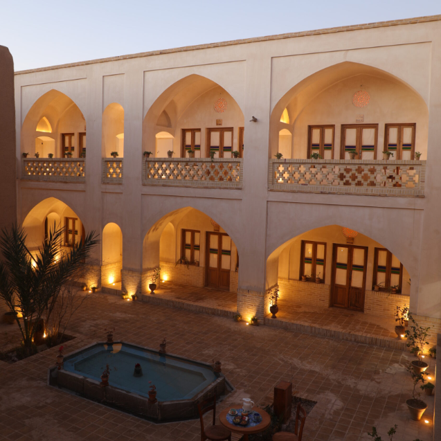 پشتیبانی آنلاین اقامتگاه سنتی سرای طاق چشمه نوش آباد