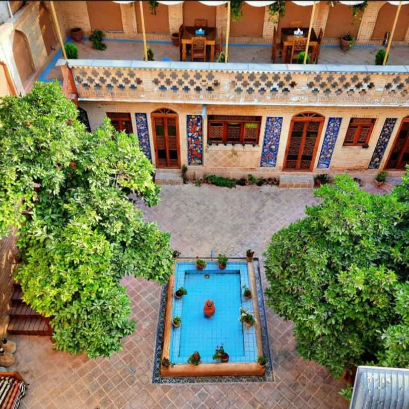 پشتیبانی آنلاین اقامتگاه سنتی آبان شیراز