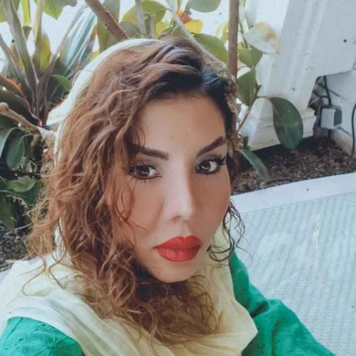 الناز یگانه