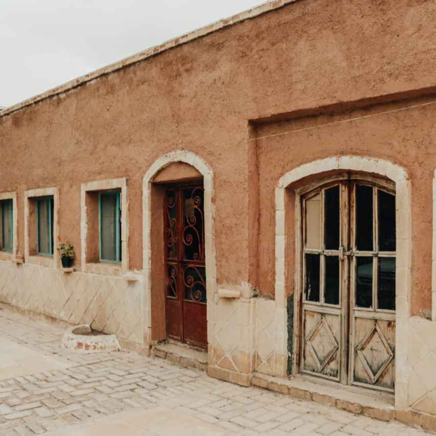 پشتیبانی آنلاین اقامتگاه سنتی ایلخانی امیر سلطانیه