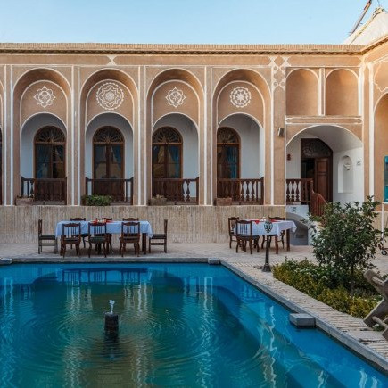 پشتیبانی آنلاین هتل لاله یزد