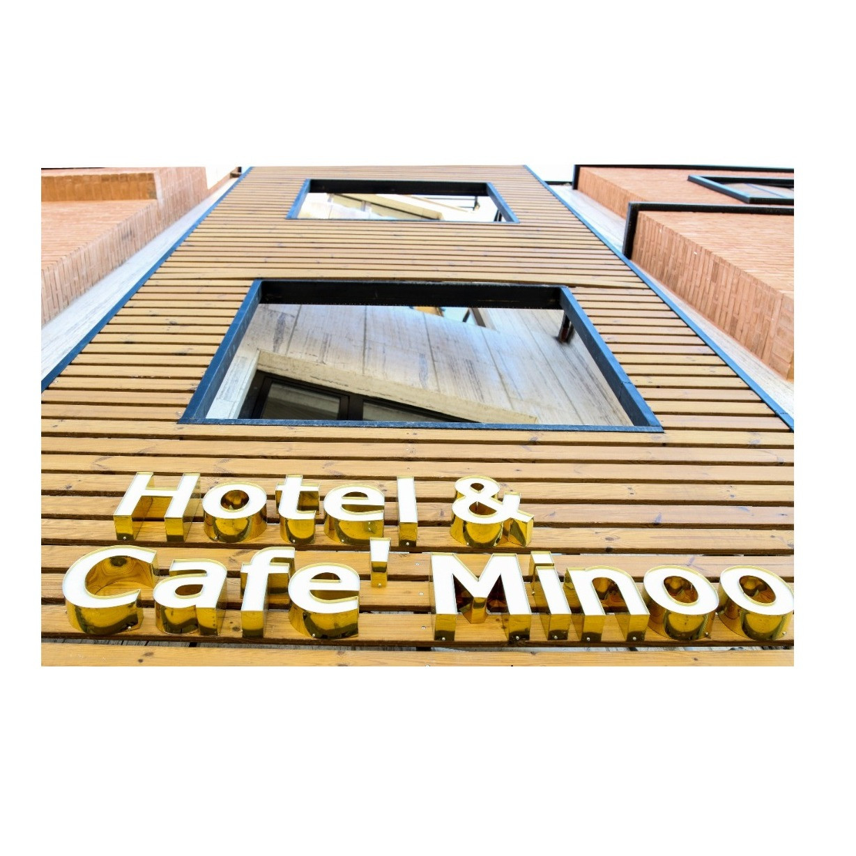 پشتیبانی آنلاین هتل مینو قزوین